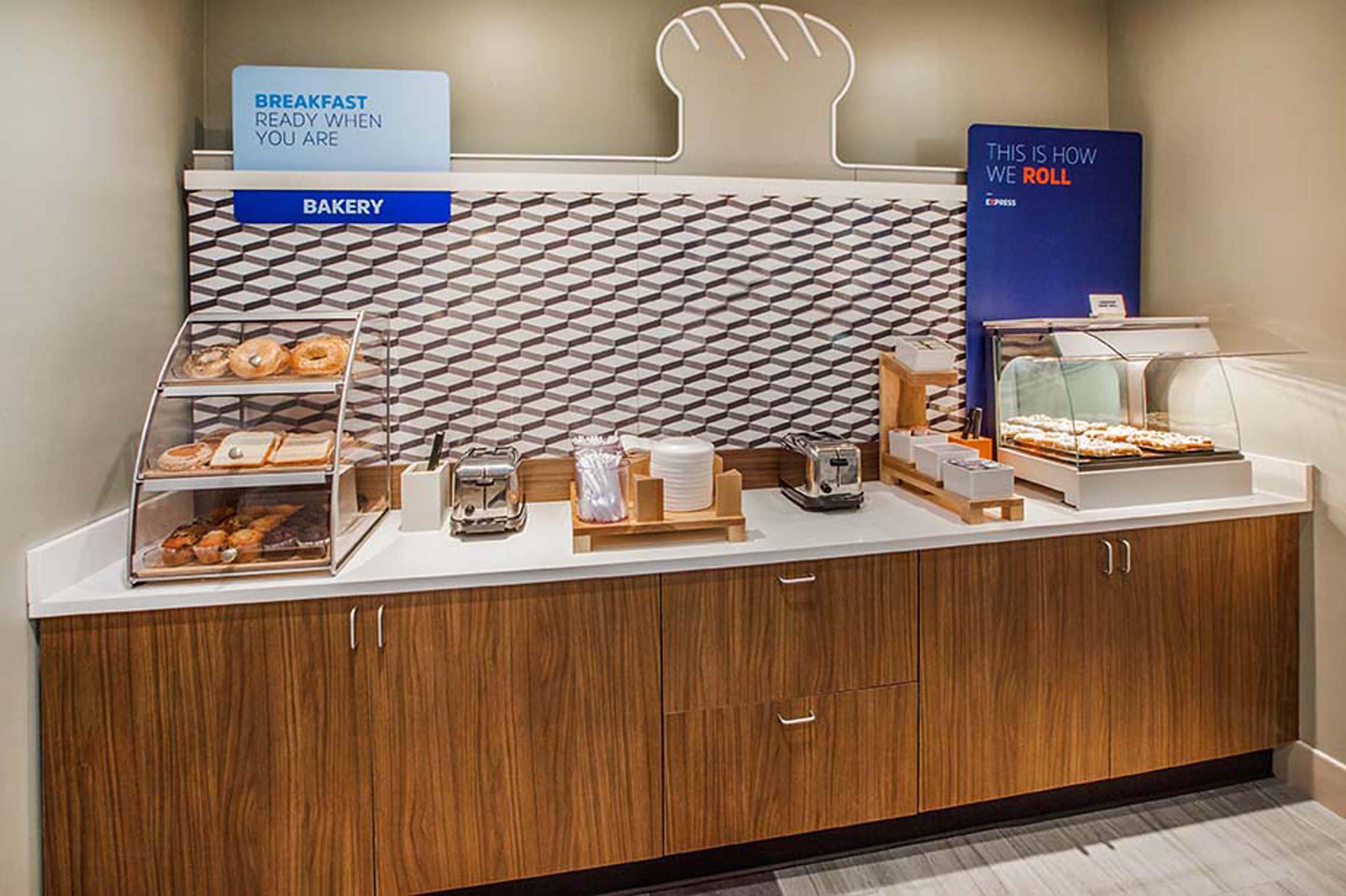 Holiday Inn Express Hotel & Suites Knoxville By Ihg מראה חיצוני תמונה